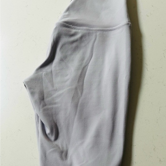 Lululemon Atlética high-rise biker shorts in light lilac Size 2 - Picture 4 of 8